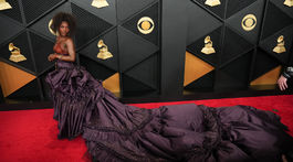 Raperka Doechii v kreácii Roberto Cavalli. 