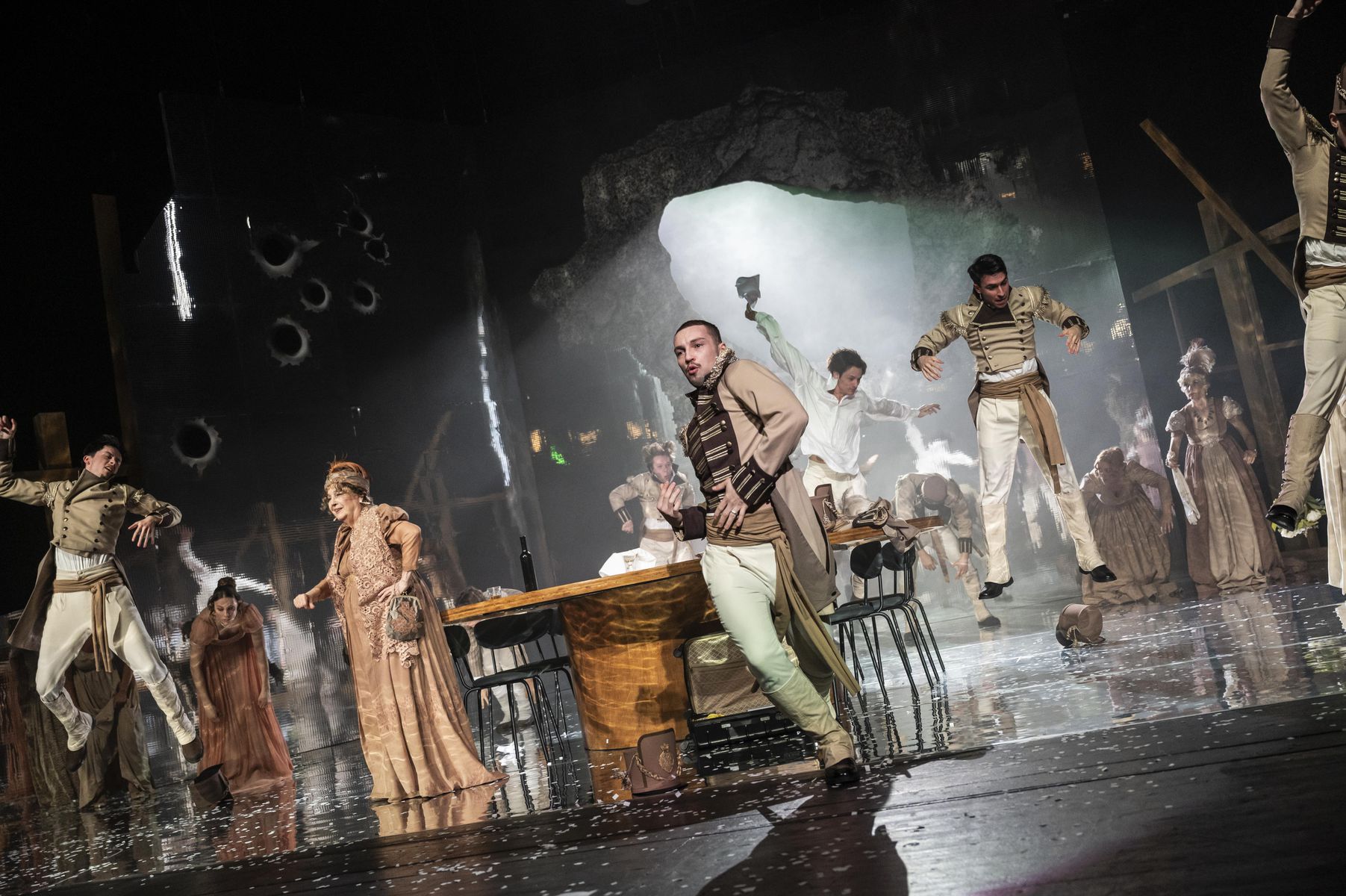 Ku koncu prepukne anarchia.