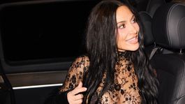 Superstar Kim Kardashian vyrazila v kompletne...