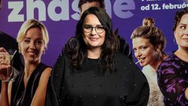 Herečka Petra Polnišová na premiére filmu Keď sa zhasne.