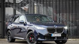 Za volantom BMW X3 xDrive40d - exteriér
