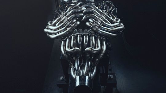 De Tomaso P900 -  motor V12 2026