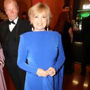 Herečka Jana Nagyová v šatách od Martiny Pipkovej Loudovej. 