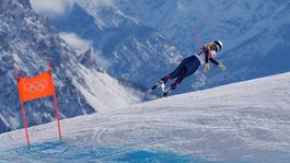 Smutné scény na olympijskej zjazdovke. Vonnová škaredo spadla, jej bolestivý plač bolo počuť aj v televízii. Odopnite jej lyže, vravela Zuzulová