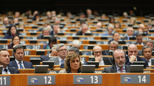 Grónsko už nie je prekážkou. Europoslanci odblokovali kľúčovú obchodnú dohodu s USA, no hrozia odvetnými clami