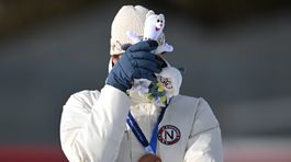 Čo sa to deje? Hviezdny biatlonista po zisku medaily plakal od nešťastia. Keď v priamom prenose prehovoril do kamery, Nórsko stuhlo