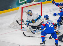 Nechaj mi to, ja to tam dám! Kapitán...