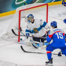 Nechaj mi to, ja to tam dám! Kapitán Slovákov skríkol na Slafkovského, keď vyštartoval ako pitbull. Poplašený Juraj by konal inak