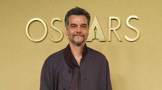 Herec Wagner Moura v značke Zegna. 