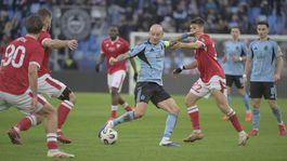 Šok na Tehelnom poli. Dva údery Soaresa položili Slovan. Päťgólová kanonáda Podbrezovej