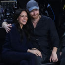 Princ Harry a jeho manželka Meghan Markle sa zúčastnili na NBA All-Star zápase.