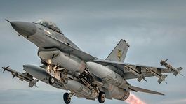 Stíhacie lietadlo F-16 Vzdušných síl Ukrajiny