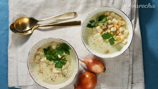 Videotip: Krémová cibuľová polievka so...