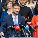 Preferencie klesajú a Šimečku čaká previerka líderských schopností. Zažíva PS najnáročnejšie obdobie od volieb?