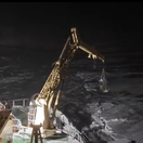 Prechádzka sa zmenila na boj o prežitie. Dvojicu "uniesla" na more ľadová kryha, našli ich kilometre od pobrežia