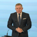 Gwen McMullen a Robert Fico