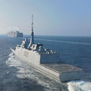 Loď triedy FREMM v Červenom mori 8. januára 2024