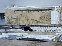 SR Komárno klientske centrum strecha pád úmrtie zranenia NRX