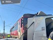 vlak, kamión nové zámky