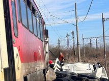 vlak, kamión nové zámky