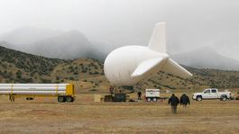 Americký aerostat na základni Fort Huachuca, Arizona, USA