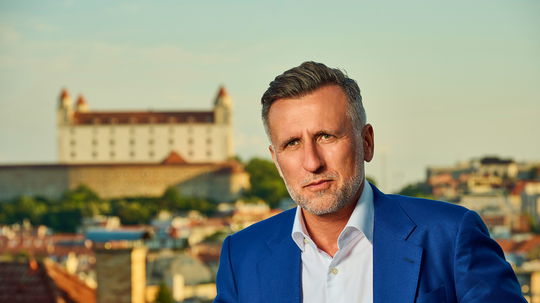 Predvolebný boj v Bratislave sa vyostruje, Heredoš podal trestné oznámenie na Winklera