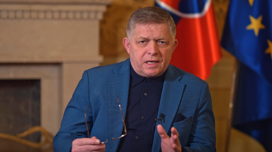 Fico o útokoch USA a Izraela: Irán asi nebude takým jednoduchým orieškom, trpieť budeme aj my