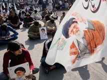 Iránsky duchovný vodca Chameneí je mŕtvy, potvrdil Irán a oznámil smrť ďalších vrcholových predstaviteľov