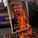 Trump, protest, Irán, Turecko, pálenie, USA