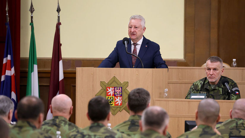 Minister obrany Českej republiky Jaromír Zůna...