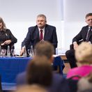 Poslancov PS a KDH nazvala parazitmi. Novou členkou SNS sa stala exposlankyňa Smeru