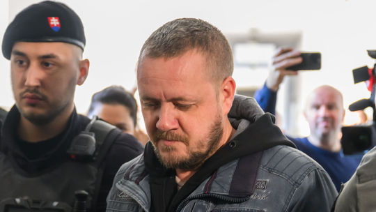 Boris Kollár zaplatil Čurillovi 50-tisíc eur, ospravedlnenia sa zatiaľ nedočkal. Exekúcia Šutaja Eštoka rastie do výšin