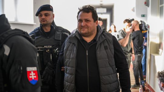 Vnútro navrhlo postaviť vyšetrovateľa Ďurku mimo služby. Kubina hovorí o nezákonnom postupe