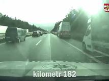 VIDEO: Dieťa prehltlo sklenenú ampulku a...