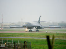 ONLINE: Irán by o novom najvyššom vodcovi mohol rozhodnúť v najbližších hodinách. USA už proti Teheránu využívajú britské základne