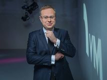 Nečakaný koniec. Václav Moravec po vyše dvoch dekádach opúšťa Českú televíziu. Obáva sa o nezávislosť redakčnej práce