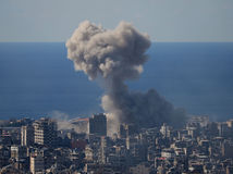 ONLINE: Americká operácia „Ohromujúca zúrivosť“ je podľa Iránu „Ohromujúca chyba“. Arákčí sa vysmieva z rastu cien ropy