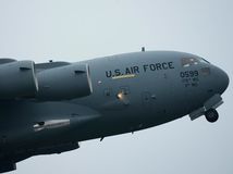 ONLINE: Irán vypálil prvú salvu striel na Izrael po zvolení nového duchovného vodcu. Odveta prišla okamžite