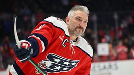 Mám 40 rokov, je ťažké súťažiť s mladíkmi. Ovečkin rozprával o rozhodnutí, či pokračovať v kariére