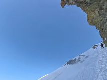 Mladík sa pošmykol a letel dole z Rysov,...