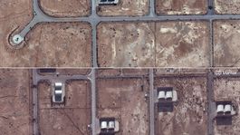 Táto kombinácia fotografií vytvorená 10. marca...