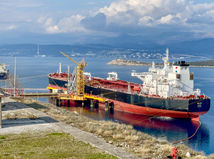 ropa, rafinéria, MOL, tanker, JANAF, ropovod,