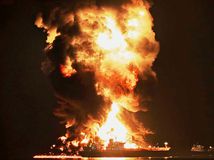 13. deň: Irán hrozí podpálením všetkej ropy a zemného plynu na Blízkom východe