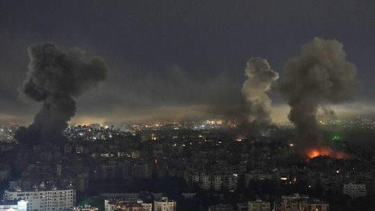 ONLINE: Izrael opäť útočí v Libanone, Irán vyslal rakety aj na Jeruzalem