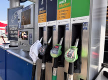 pumpa, phm, benzin, nafta, tankovanie, omv