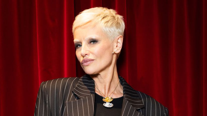 Chcela som sa rozplynúť a byť neviditeľná: Adriana Sklenaříková odkrýva  najbolestivejšie tajomstvá svojej rodiny - Ľudia - Žena - Pravda