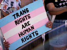 pride, pochod, trans vlajka