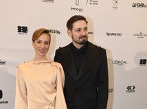 Komedianta doma nepotrebujeme, počúvala...