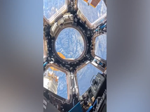 Astronautka NASA ukázala vnútro ISS, pohľad...