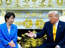 Donald Trump, USA, Sanae Takaičiová